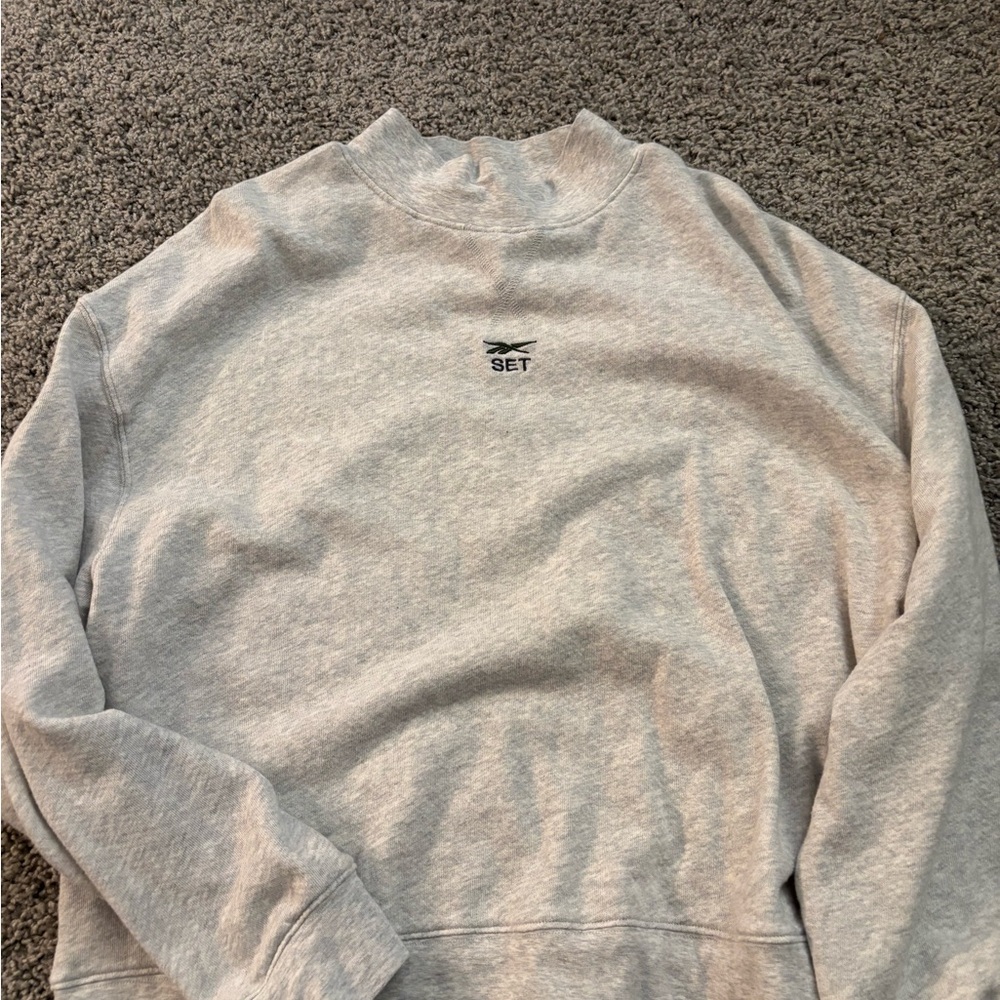 SET Active Light Gray Sweatshirt - image 1